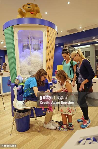 66 Build A Bear Workshop Store At Mall Of America Stock Photos, High ...