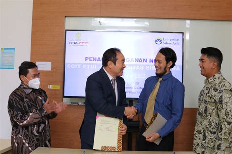 CEP CCIT FTUI Dan Universitas Siber Asia Menandatangani Nota