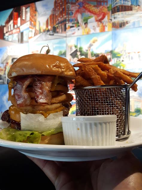 [I ate]-Meat lovers burger and sweet pots | Scrolller