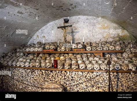 Beinhaus hallstatt Fotos und Bildmaterial in hoher Auflösung Alamy