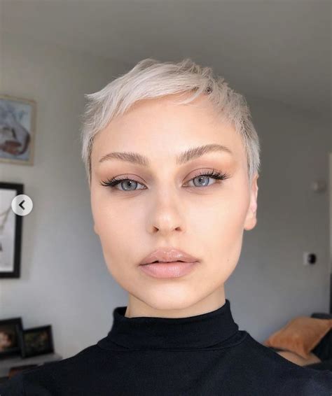 Pin By Chelsea St Pierre On Shaved Short Hair Cuts Short Platinum Blonde Hair Short Hair Styles