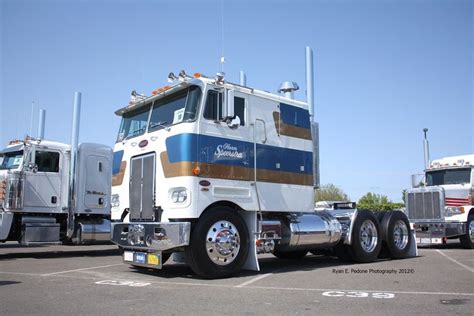 Peterbilt 352 Cabover