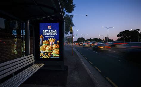 Transportation experts explain the new digital bus schedule bus 3