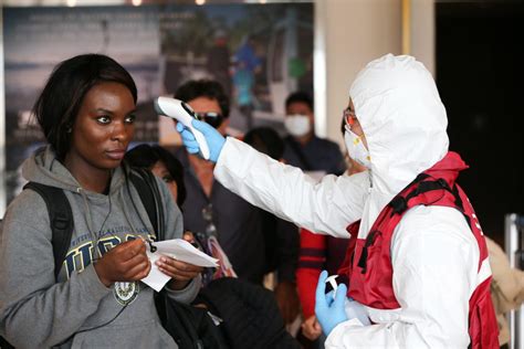 L Emergenza Coronavirus Fa Crollare Il Trasporto Aereo Lettera43