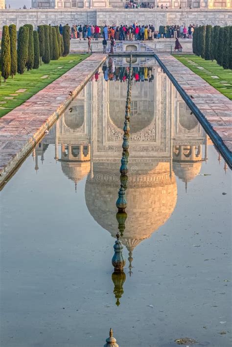 The Taj Mahal Reflection, India Editorial Stock Image - Image of islam, century: 146022414