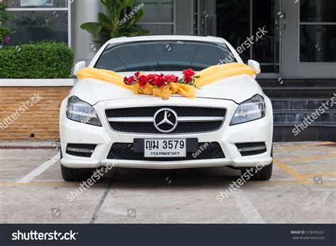 657 Wedding Mercedes Benz Images, Stock Photos, 3D objects, & Vectors ...