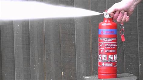 Discharge time of a 1kg powder extinguisher - YouTube