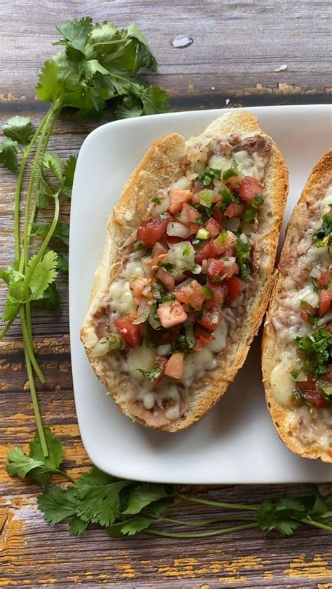 Molletes Open Faced Mexican Sandwiches Mexican Food Recipes Lunch