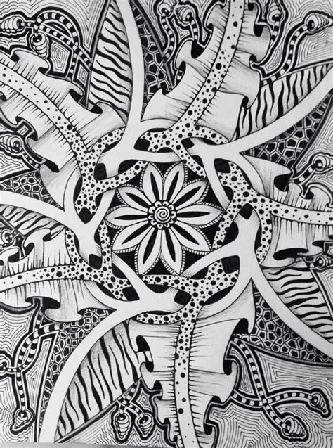 Amazing Zentangle Love The Interwoven Branches In The Middle Tangle