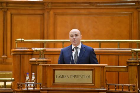 OFICIAL Istoria Comunismului în România disciplină obligaorie pentru