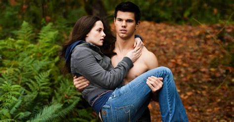 Happy Birthday Taylor Lautner — His Top Shirtless Moments In Twilight