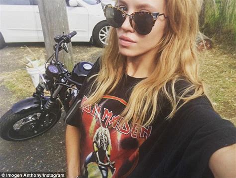 Imogen Anthony Naked In Latest Instagram Post After Revealing Body Insecurities Daily Mail Online