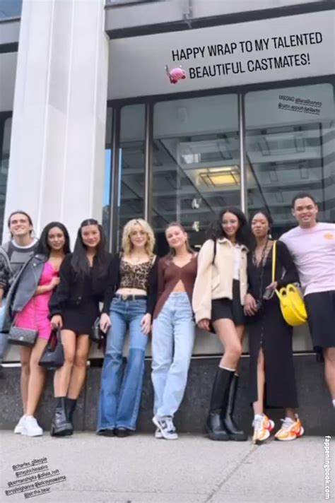 Kiernan Shipka Nude OnlyFans Leaks Fappening Page 6 FappeningBook