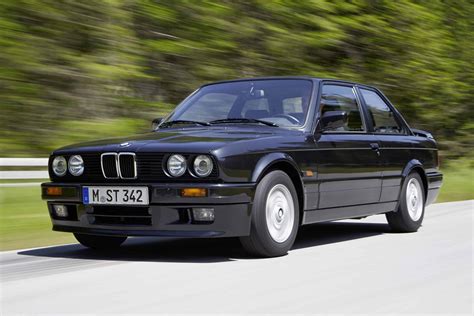 The E30 BMW 318is Is a Great Value in Car and Driver's Retro Review