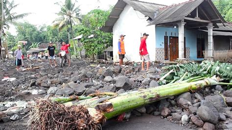 Diterjang Lahar Semeru Susulan Tanggul Darurat Jebol Rumah