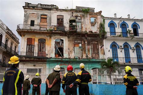 La Havane Trois Morts Dont Deux Pompiers Dans Leffondrement Dun