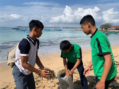 Kegiatan P5 Clean The Beach” Smk Negeri 3 Denpasar