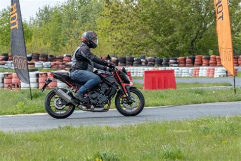 Honda CB750 Hornet 2023 Murowany Sukces Test Dane Techniczne