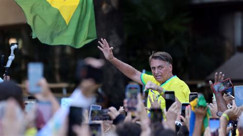 Bolsonaro Chama Manifestantes Do De Janeiro De Baderneiros