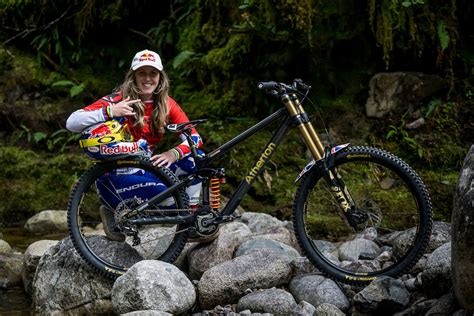 Rachel Atherton Dislocates Her Shoulder In Practice Run Crash Pinkbike