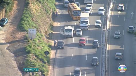 Acidente E Caminh O Defeito Prejudicam Tr Fego No Anel Rodovi Rio