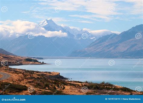 Scenic Winding Road Along Lake Pukaki Stock Photos Free Royalty