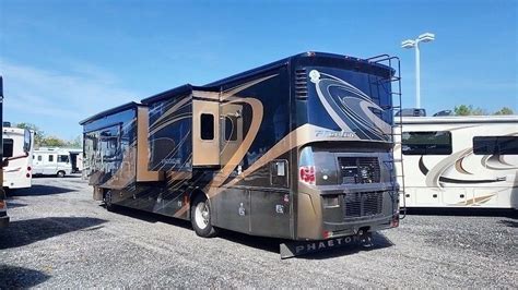 luxurious 2015 Tiffin Motorhomes Phaeton camper for sale