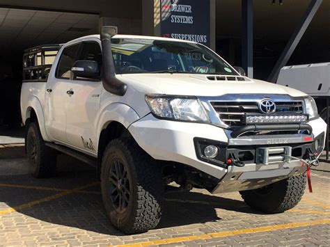 Rhino 4 4 Toyota Hilux 2012 Front Evolution Bumper Aksesoris Mobil