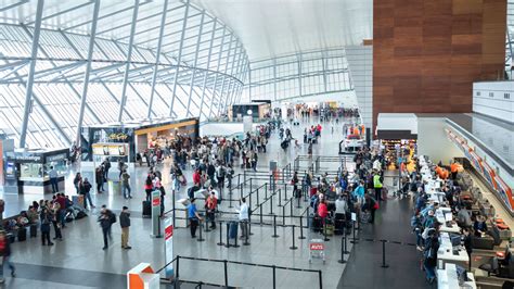 Aeropuerto de Uruguay registró récord histórico de pasajeros en enero