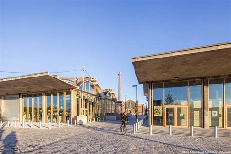 Bazaar St So Réhabilitation Dune Halle Ferroviaire Bâtiment Biosourcé