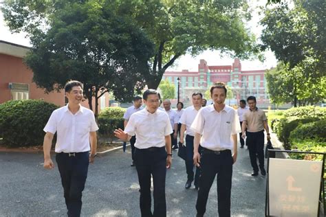 共话教育未来丨贺州市委书记李杰云一行莅临荣怀调研 荣怀集团