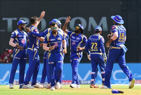 Ipl 2017 Mumbai Indians Win Over Gujarat Lions In Match 16 Mumbai Mirror