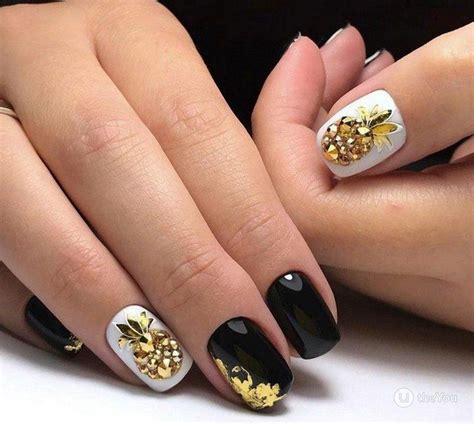 Uñas negro con dorado 27 fotos Uñas decoradas en negro y dorado