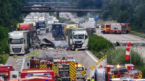 Videobeitrag A Nach Lkw Unfall Weiter Gesperrt