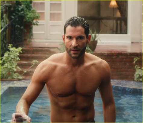 Tom Ellis Bares His Hot Chiseled Abs For Lucifer Date Announcement