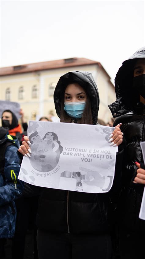 Green Climate Change Protest Sign · Free Stock Photo