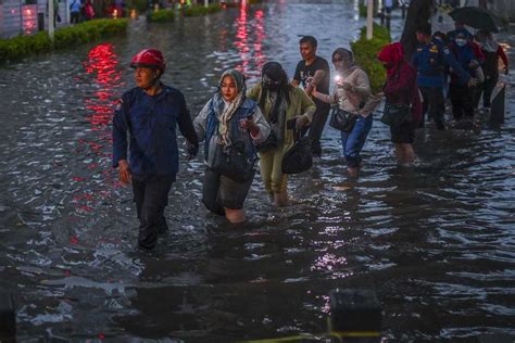 Banjir Di Sejumlah Wilayah Jakarta Koran