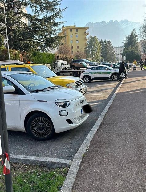 Auto In Sosta Vietata Per Il Carnevalone Multate E Fatte Rimuovere