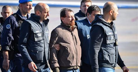 Lancien Militant Dextrême Gauche Cesare Battisti De Retour En Italie