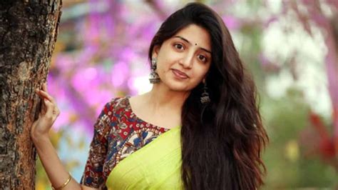 Poonam Kaur పూనమ్ కౌర్ సంచలన కామెంట్స్ దర్శకుడు రాక్షసంగా