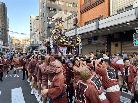 浅草の三社祭2023：千束通り商店街での神輿連合渡御と宵宮 浅草 千束通り商店街