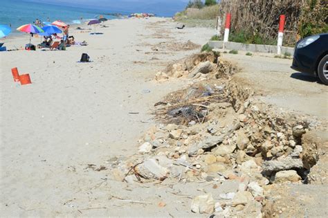 Discariche Vista Mare Viaggio Fra Le Spiagge Calabresi Il Degrado Da