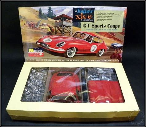 1964 Vintage Jaguar XK-E GT Sports Coupe 1/8 Scale Monogram Model Kit in Box | Plastic model ...