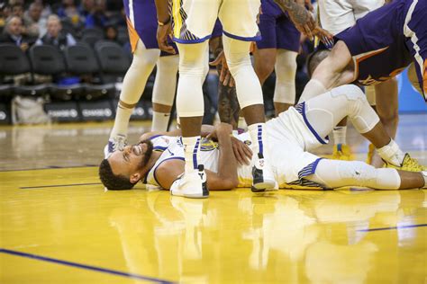 Warriors Star Stephen Curry Breaks Left Hand On Hard Fall Izzso