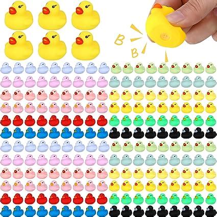 Mini juego de juguetes de baño de goma a granel mini patos coloridos