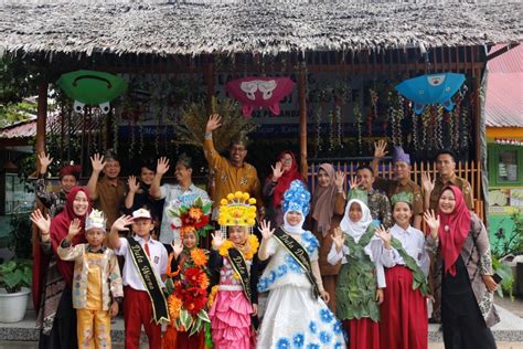 Tim Juri Visitasi Ke Perpustakaan SDN 36 Dan SDN 62 Dinas