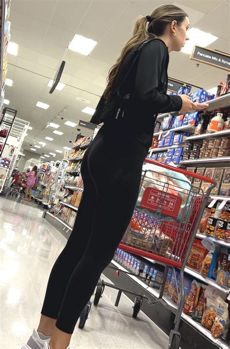 Hot Fit Blonde At Target Yoga Pants Upshot Oc Video Spandex Leggings Yoga Pants Forum