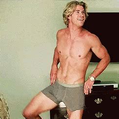 Chris Hemsworth Dick GIFs Tenor