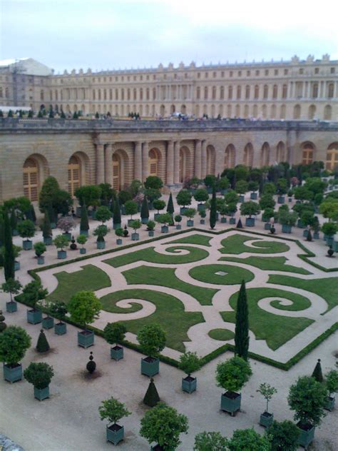 Palace Of Versailles & Gardens Guided Tour - Beautiful Insanity