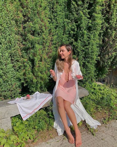 3 Hot Sexy Kseniya Vostrikova Bikini Pics